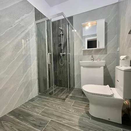 No 818 Apartment *