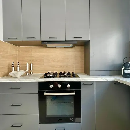 No 818 Apartment *