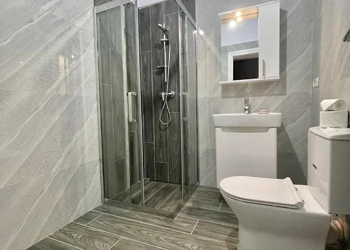 No 818 Apartment *