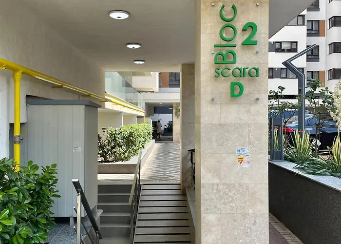 アパート No 818 *